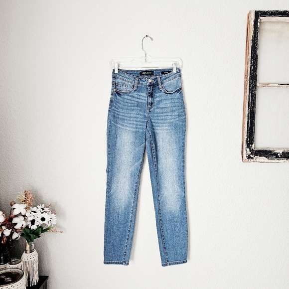 Judy Blue Denim - Judy Blue Slim Fit Jeans Size 1(25) No Distressing Straight Skinny Stretch Denim